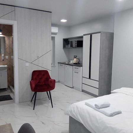 Pure Apartments Vip 4 Лвив Екстериор снимка