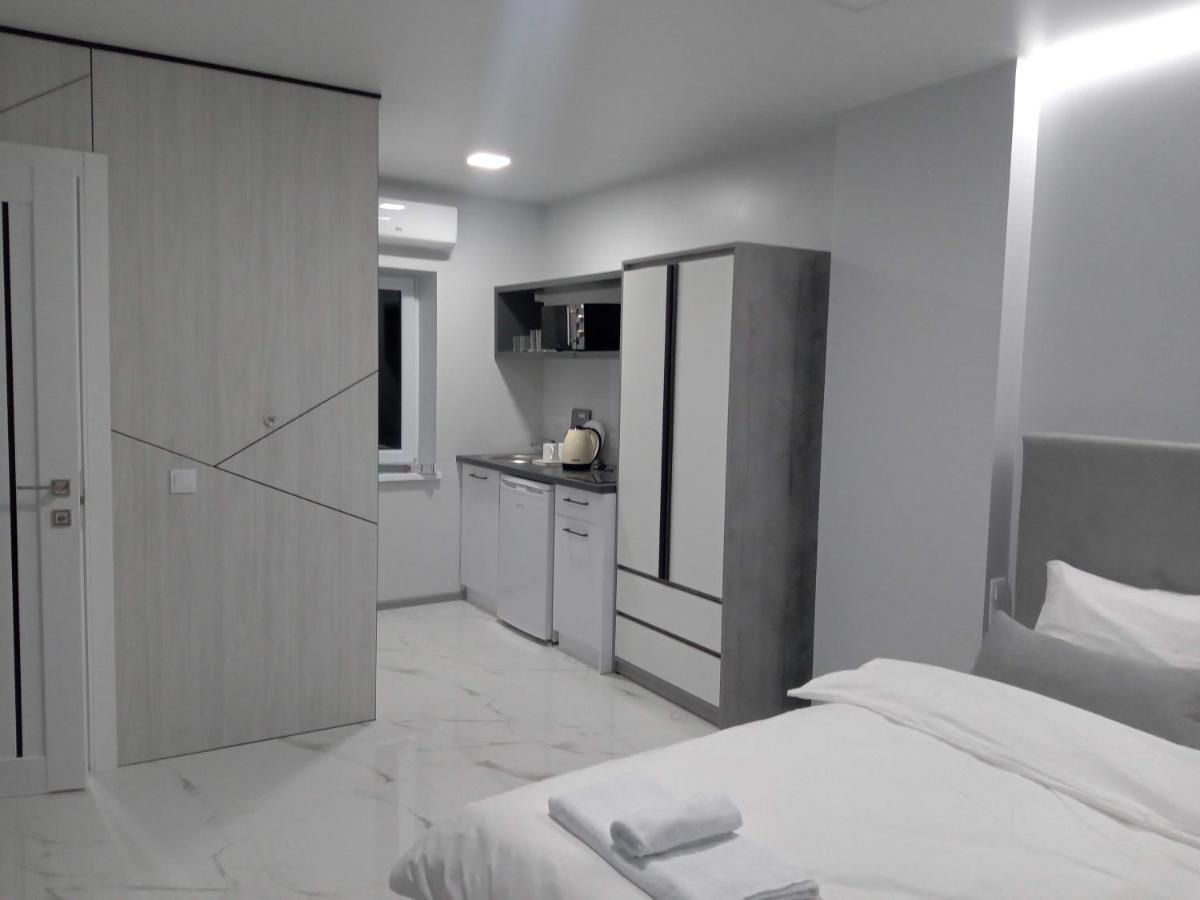 Pure Apartments Vip 4 Лвив Екстериор снимка